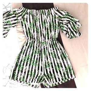 XOXO Shorts Romper with pockets- XS